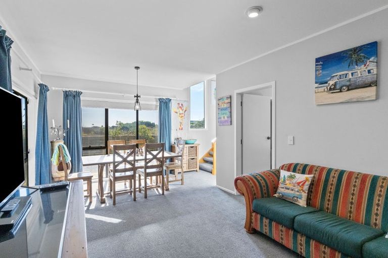 Photo of property in 105 Rua Avenue, Waitarere Beach, Levin, 5510