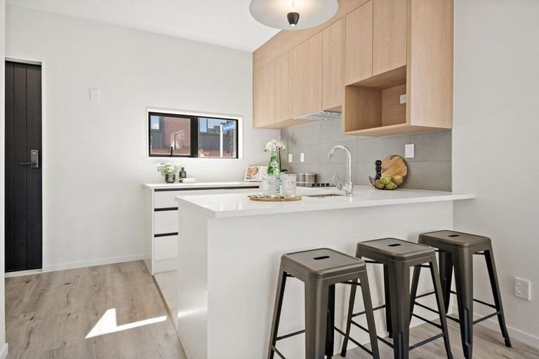 Photo of property in 8 Tokarewa Close, Mount Wellington, Auckland, 1062