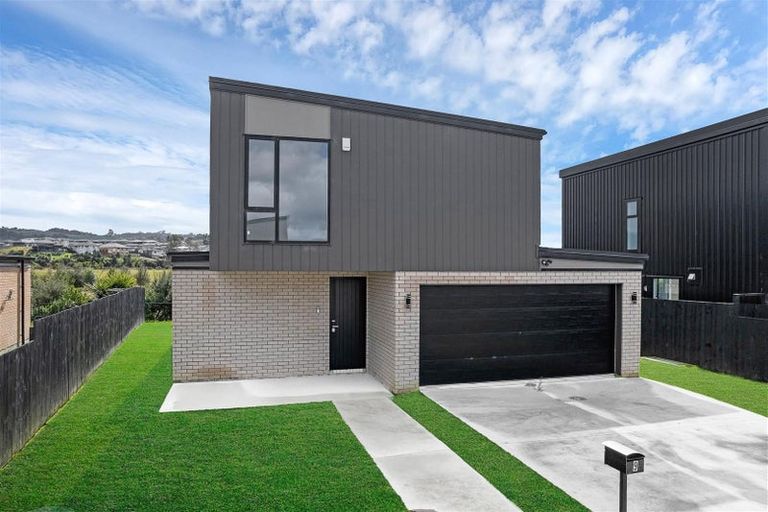 Photo of property in 19 Waikaha Street, Pokeno, 2472