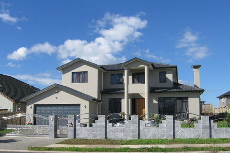 Photo of property in 41 Waimanu Bay Drive, Te Atatu Peninsula, Auckland, 0610