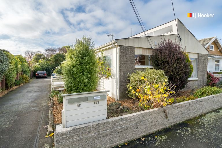 Photo of property in 42a Beach Street, Saint Clair, Dunedin, 9012
