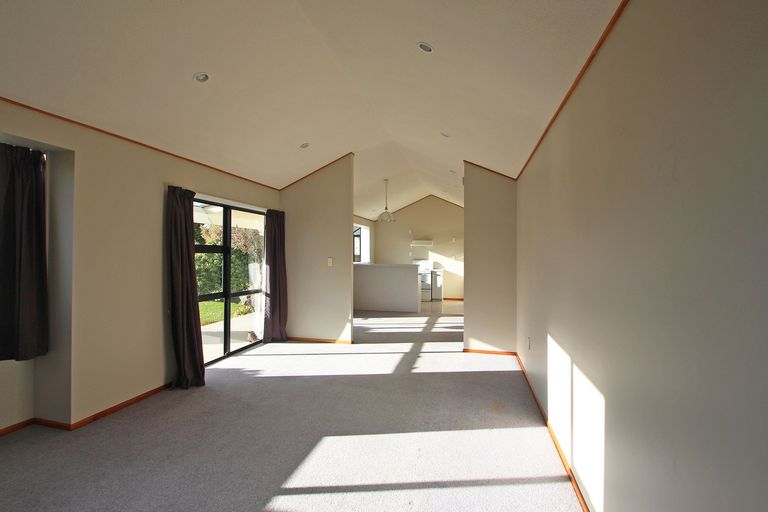 Photo of property in 22 Leven Street, South Hill, Oamaru, 9400