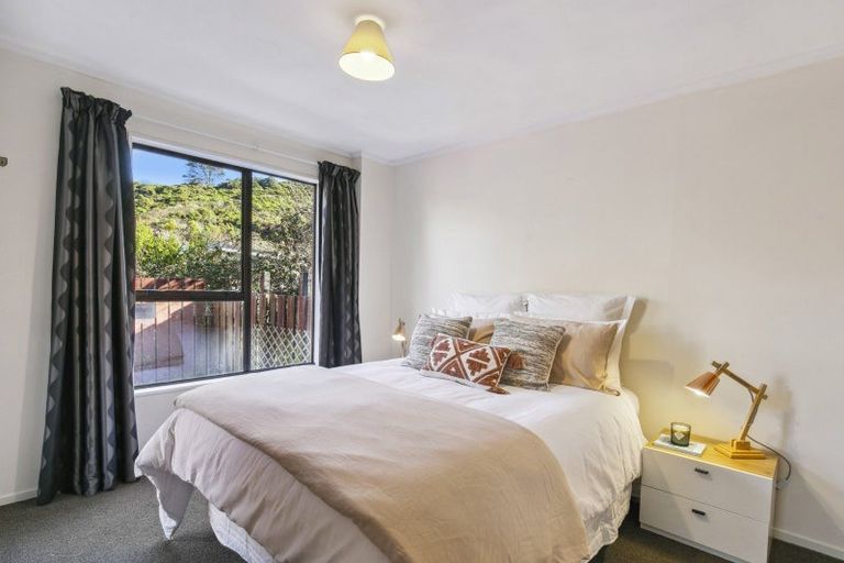 Photo of property in 2/29a Parkvale Road, Karori, Wellington, 6012