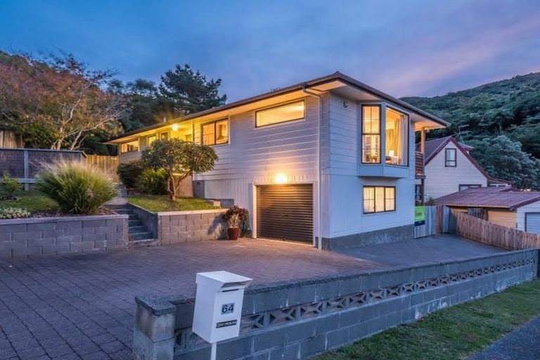 Photo of property in 64 Hathaway Avenue, Karori, Wellington, 6012