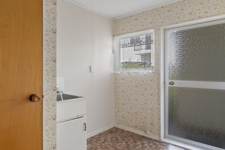 Photo of property in 33 Carrington Street, New Plymouth, 4310