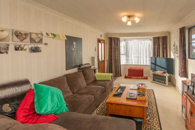 Photo of property in 15 Flaxwood Lane, Waltham, Christchurch, 8023