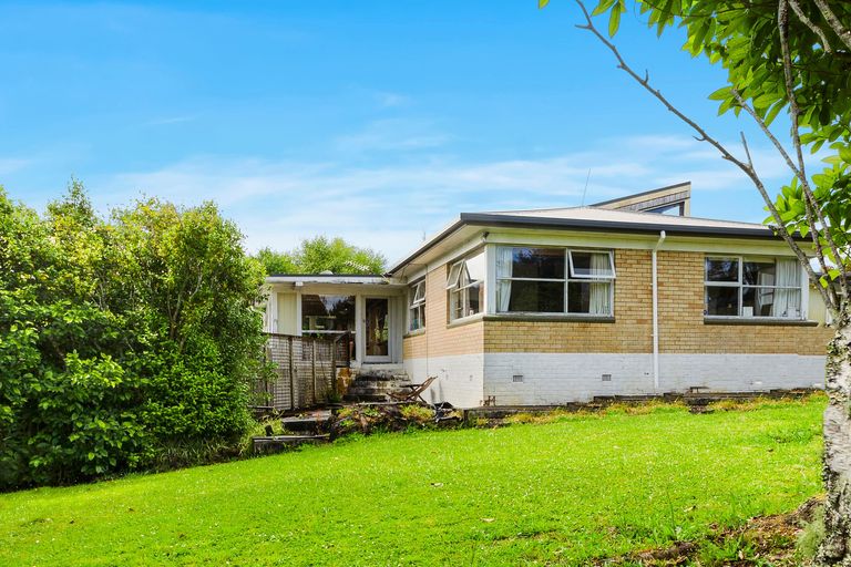 Photo of property in 130 Verran Road, Birkdale, Auckland, 0626