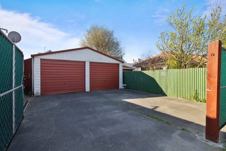 Photo of property in 468 Barbadoes Street, Edgeware, Christchurch, 8013