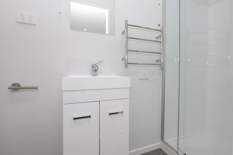 Photo of property in 15/10 Burrows Place, Frankton, Hamilton, 3204