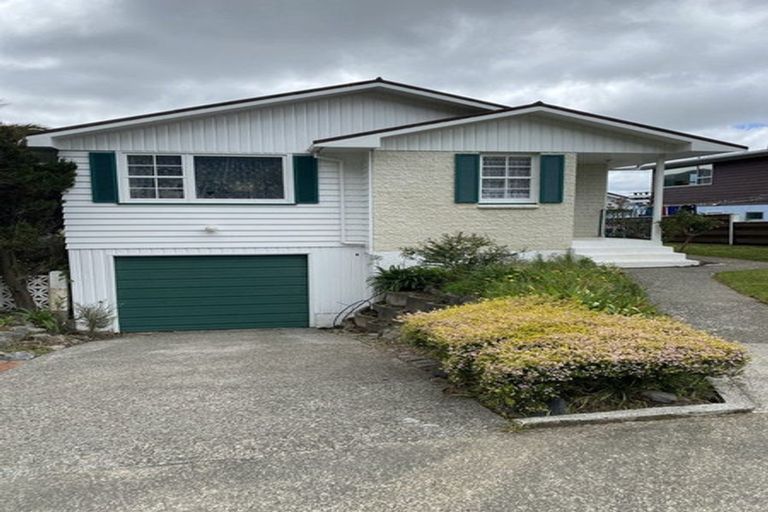 Photo of property in 62 Sunbrae Drive, Silverstream, Upper Hutt, 5019