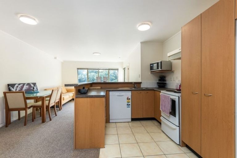 Photo of property in The Haven, 14/120 Beach Haven Road, Beach Haven, Auckland, 0626