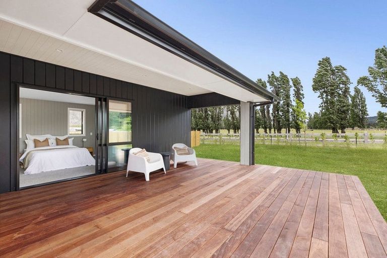 Photo of property in 15 Rubus Street, Wanaka, 9382