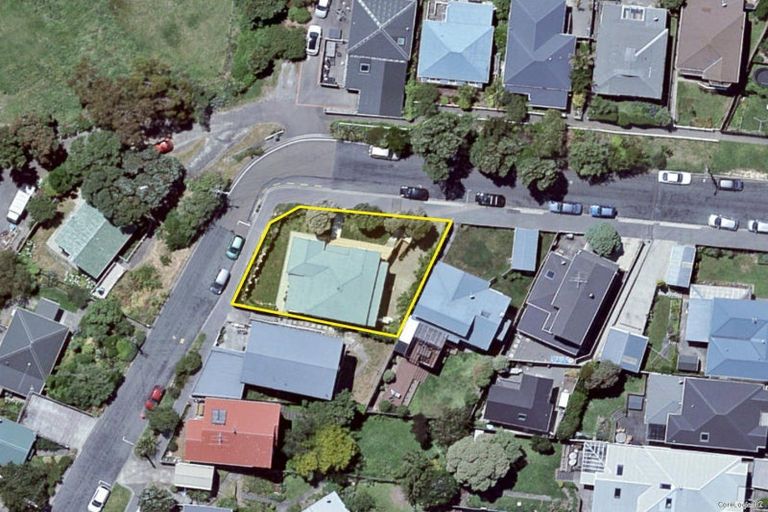 Photo of property in 15 Seine Street, Island Bay, Wellington, 6023