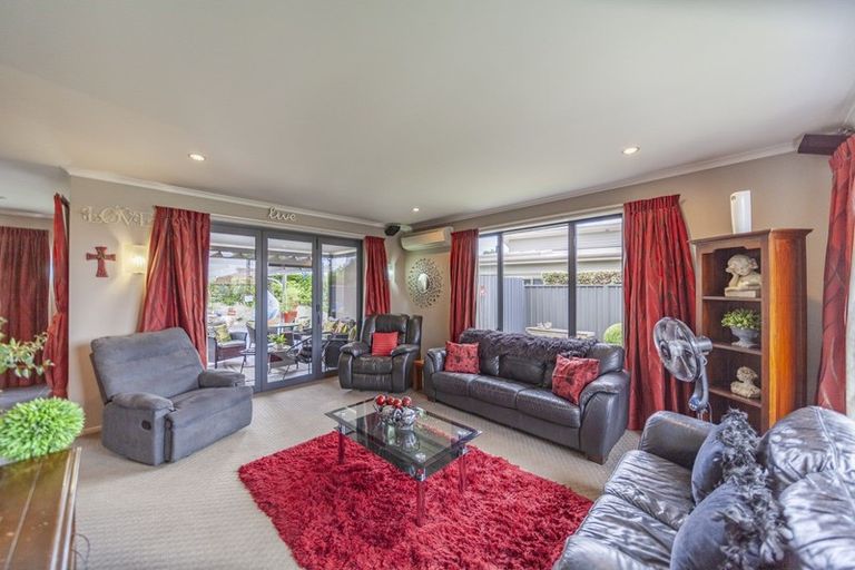 Photo of property in 6 Waitaha Place, Clive, 4102