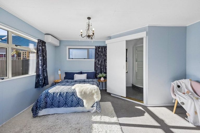 Photo of property in 17 Sandringham Street, Saint Clair, Dunedin, 9012
