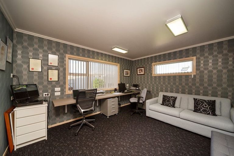 Photo of property in 10 Oriental Street, Welbourn, New Plymouth, 4312