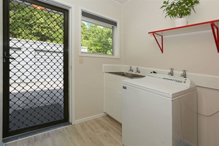 Photo of property in 5/1 Takapu Street, Henderson, Auckland, 0612