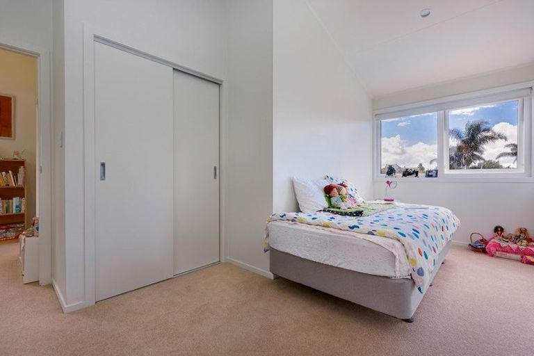 Photo of property in 112 Elliot Street, Pahurehure, Papakura, 2113