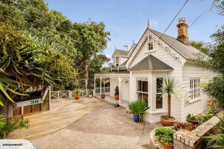 Photo of property in 36 Queen Street, Northcote Point, Auckland, 0627