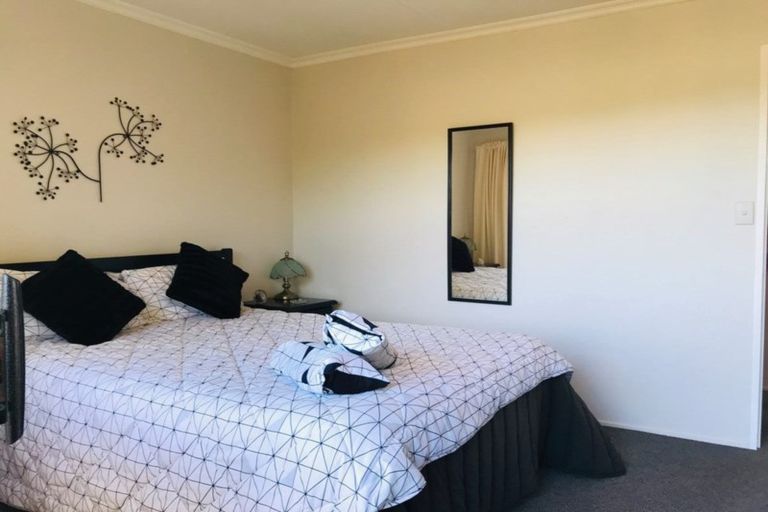 Photo of property in 20 High Street East, Waitara, 4320