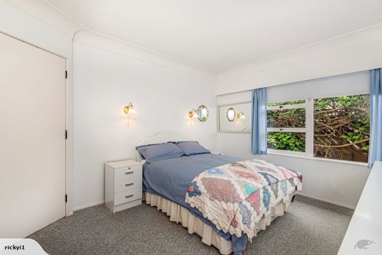Photo of property in 9 Catalina Crescent, Forrest Hill, Auckland, 0620