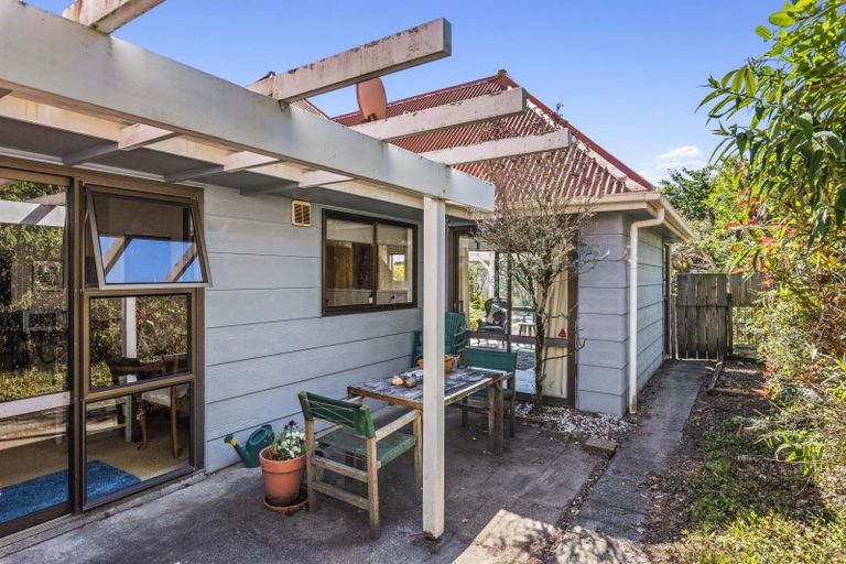 Photo of property in 87 Golf Road, Paraparaumu Beach, Paraparaumu, 5032