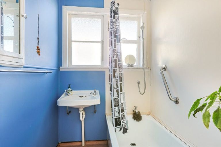 Photo of property in 54 Domett Street, Westport, 7825