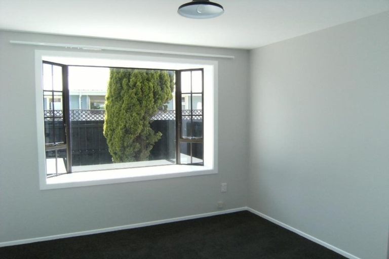 Photo of property in 2/417a Bower Avenue, Parklands, Christchurch, 8083