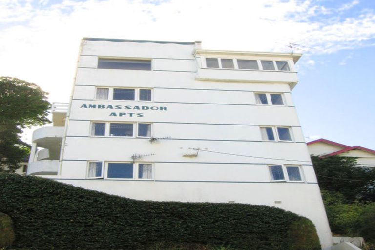 Photo of property in Ambassador Flats, 7 Maurice Terrace, Te Aro, Wellington, 6011