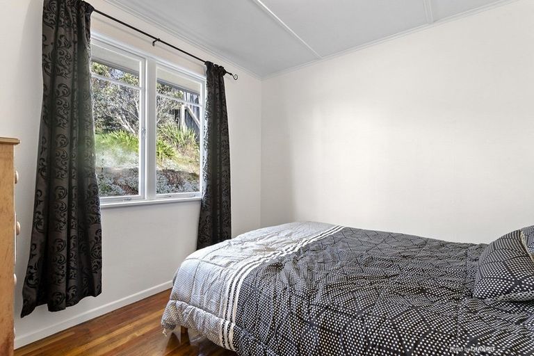 Photo of property in 22 Kenmore Street, Newlands, Wellington, 6037