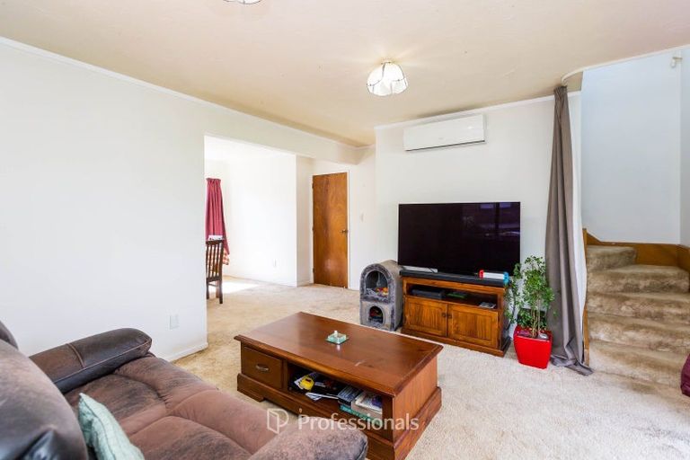Photo of property in 2/25 Memphis Grove, Totara Park, Upper Hutt, 5018