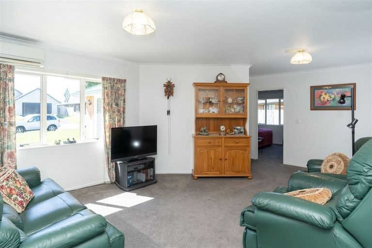 Photo of property in 60 Waiwherowhero Drive, St Andrews, Hamilton, 3200