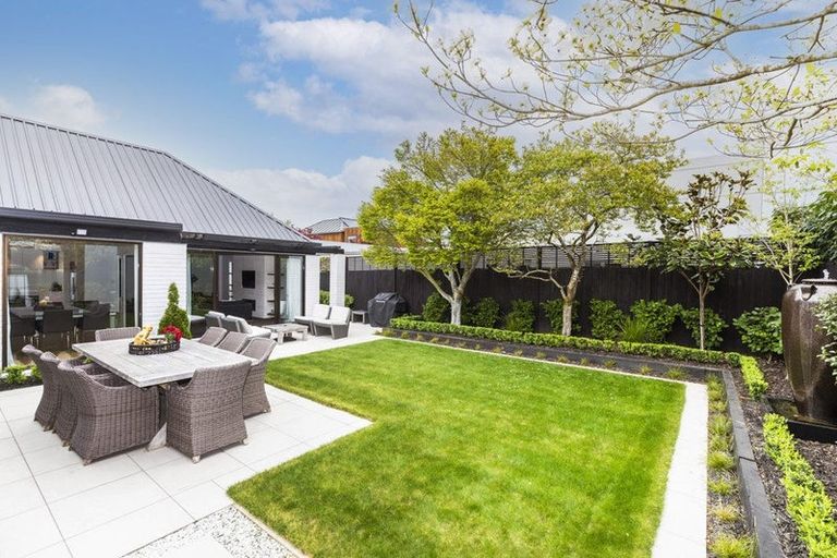 Photo of property in 27b Bryndwr Road, Fendalton, Christchurch, 8052
