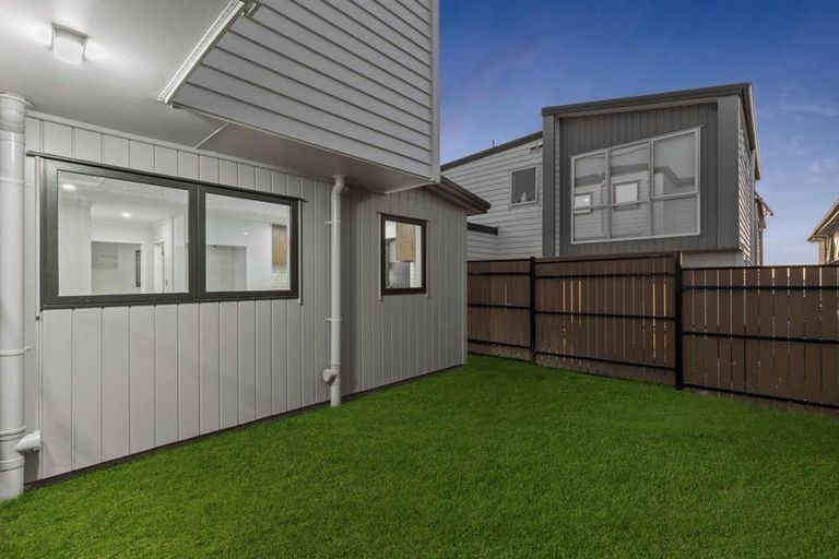 Photo of property in 13b Ascent Street, Flat Bush, Auckland, 2019