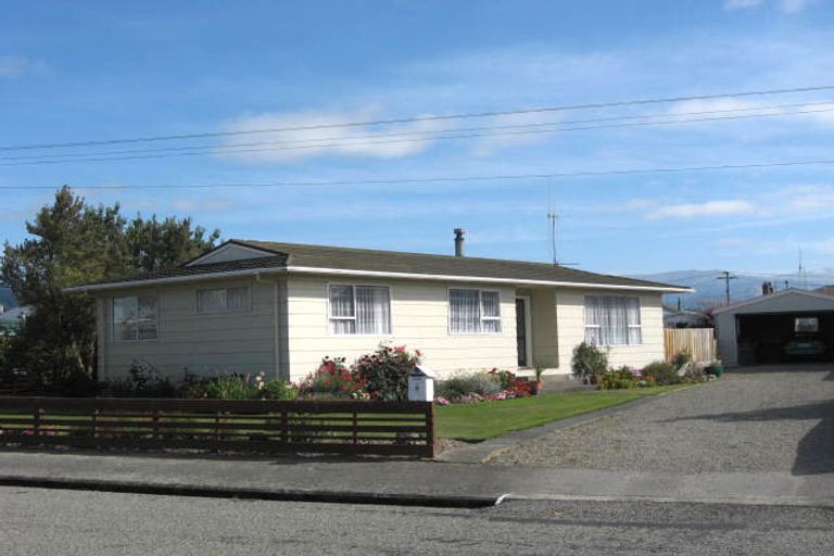 Photo of property in 6 Eaton Street, Waimate, 7924