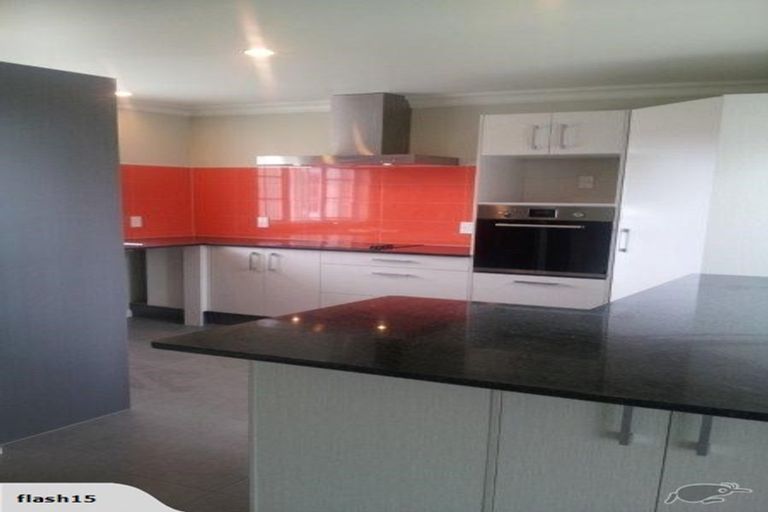 Photo of property in 4 Nirmal Place, Sunnyvale, Auckland, 0612