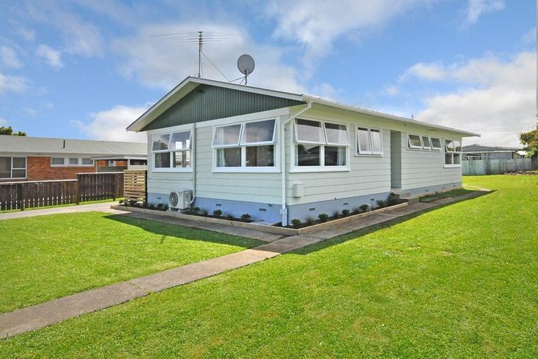 Photo of property in 104 Cargill Street, Papakura, 2110