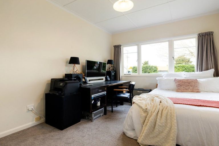 Photo of property in 26 Forest Lake Road, Forest Lake, Hamilton, 3200