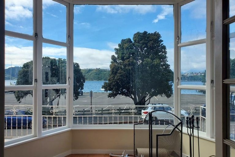 Photo of property in 476 Evans Bay Parade, Hataitai, Wellington, 6021
