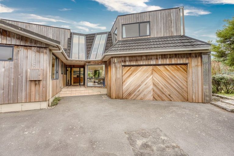Photo of property in 17 Oratia Street, Waikanae Beach, Waikanae, 5036