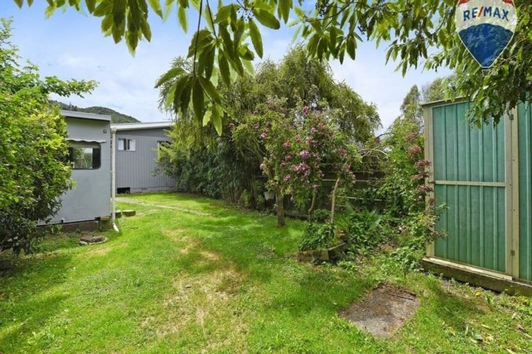 Photo of property in 2/71 Hikurangi Street, Trentham, Upper Hutt, 5018