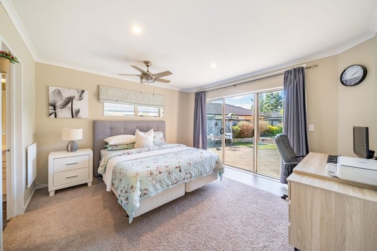 Photo of property in 8 Beechwood Way, Te Marua, Upper Hutt, 5018