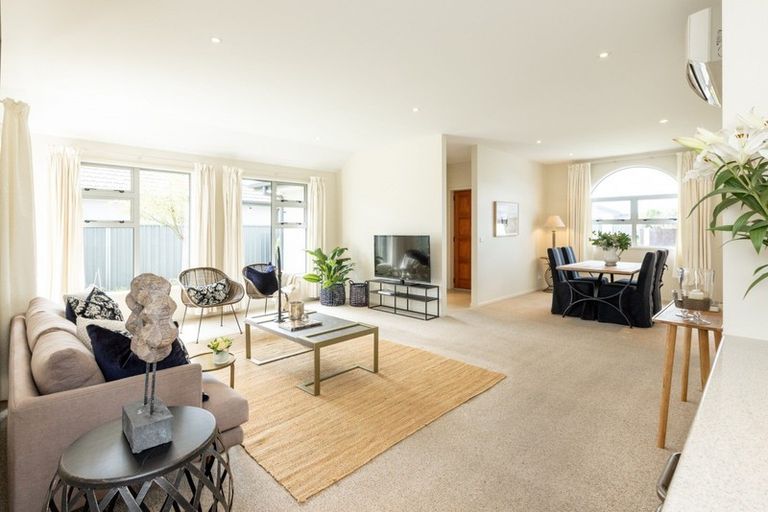 Photo of property in 3 Karoola Place, Havelock North, 4130