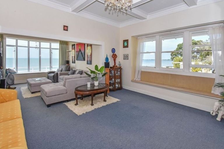 Photo of property in 30 Crispe Road, Clarks Beach, 2122