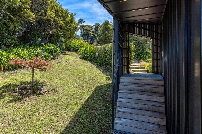 Photo of property in 70 Queens Drive, Oneroa, Waiheke Island, 1081