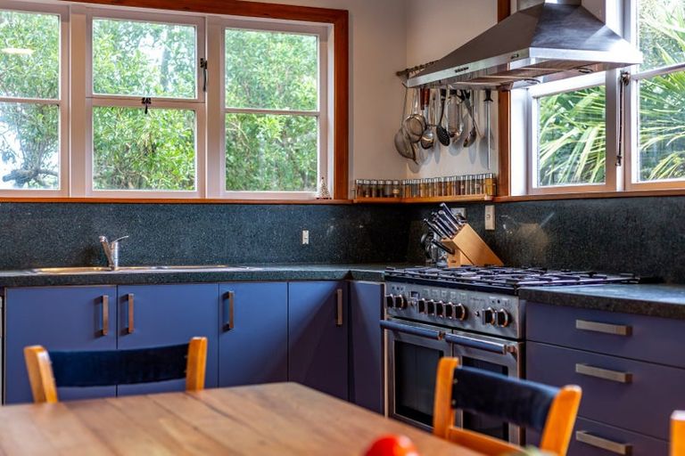 Photo of property in 7 Himalaya Crescent, Khandallah, Wellington, 6035