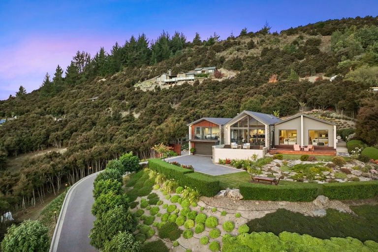 Photo of property in 13 Highfield Ridge, Wanaka, 9305