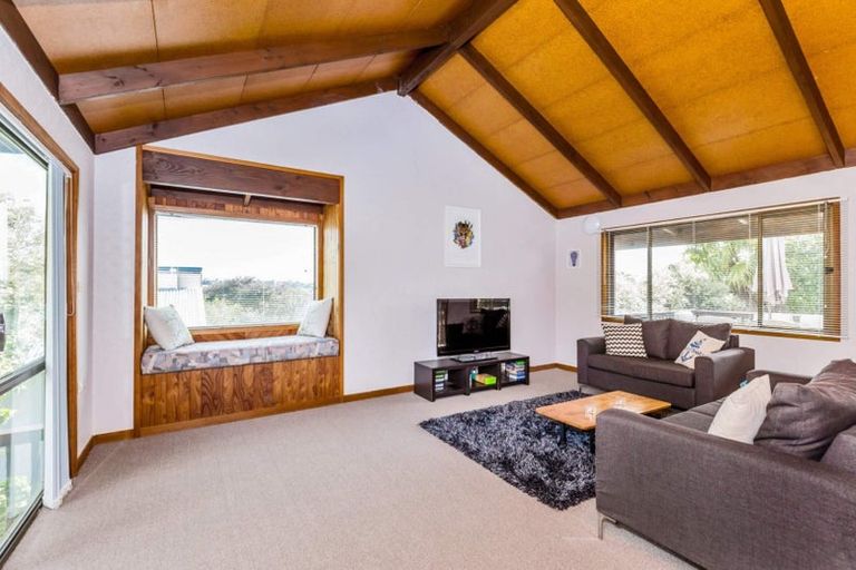 Photo of property in 12 Lilburn Crescent, Massey, Auckland, 0614