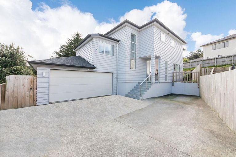 Photo of property in 102a San Marino Drive West, Henderson, Auckland, 0612