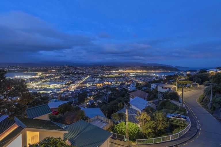 Photo of property in 112 Duncan Terrace, Kilbirnie, Wellington, 6022